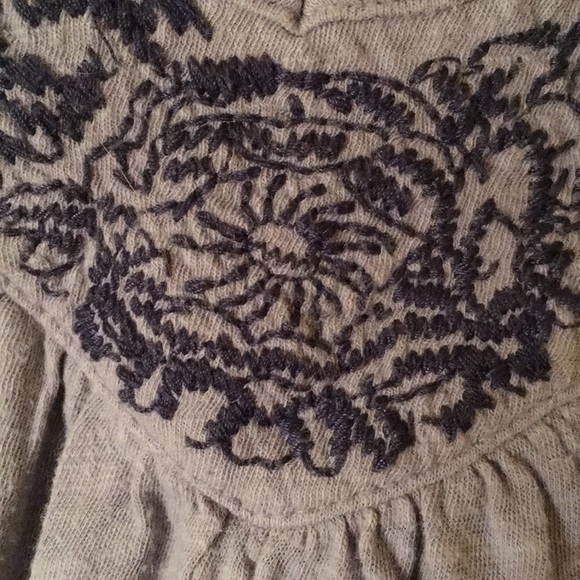 American Eagle Blouse - Picture 2 of 3